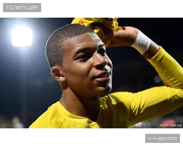 姆巴佩全球粉丝破亿,强势崛起成足球界新偶像 姆巴佩全球粉丝破亿,强势崛起成足球界新偶像